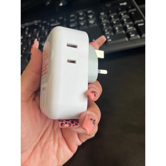 Brand new TESSAN TS-161-UK-C Type G Travel Adapter (2 Pack). Hard to find in US - Picture 6 of 9